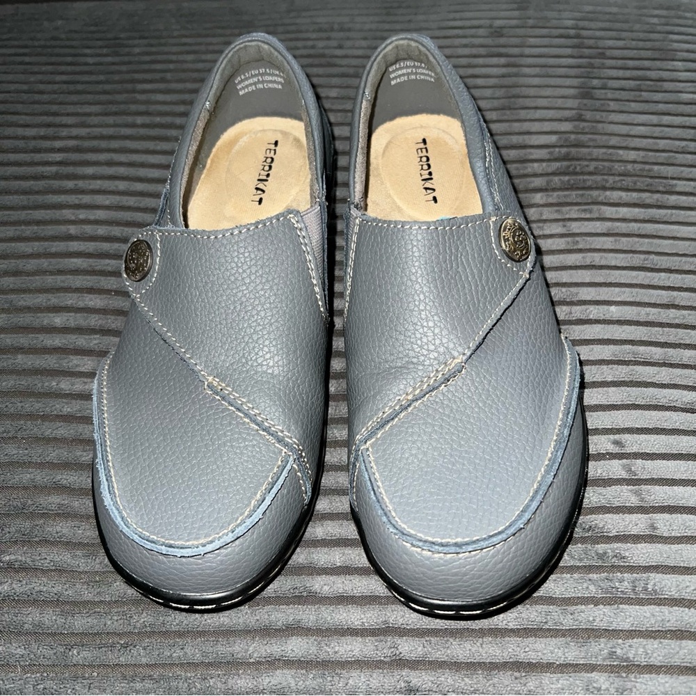 TERRIKAT Women's Classic Leather Loafers Slip-On Comfort Walking Flats Size 6.5